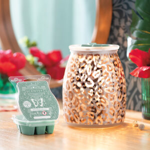 Savanna SCENTSY Warmer styled