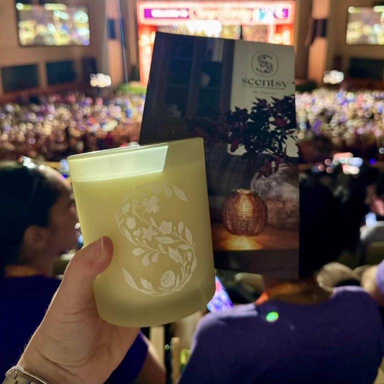 scentsy soy candle