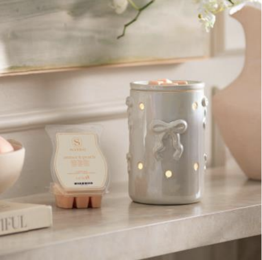 DREAMERS BOW SCENTSY WARMER