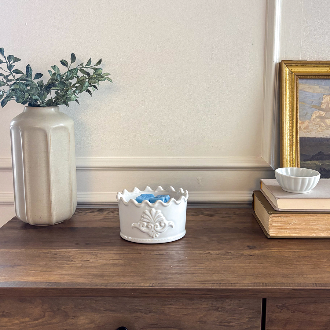 Classic Crest Scentsy Warmer 2026 Classic Crest Scentsy Warmer - Image 2