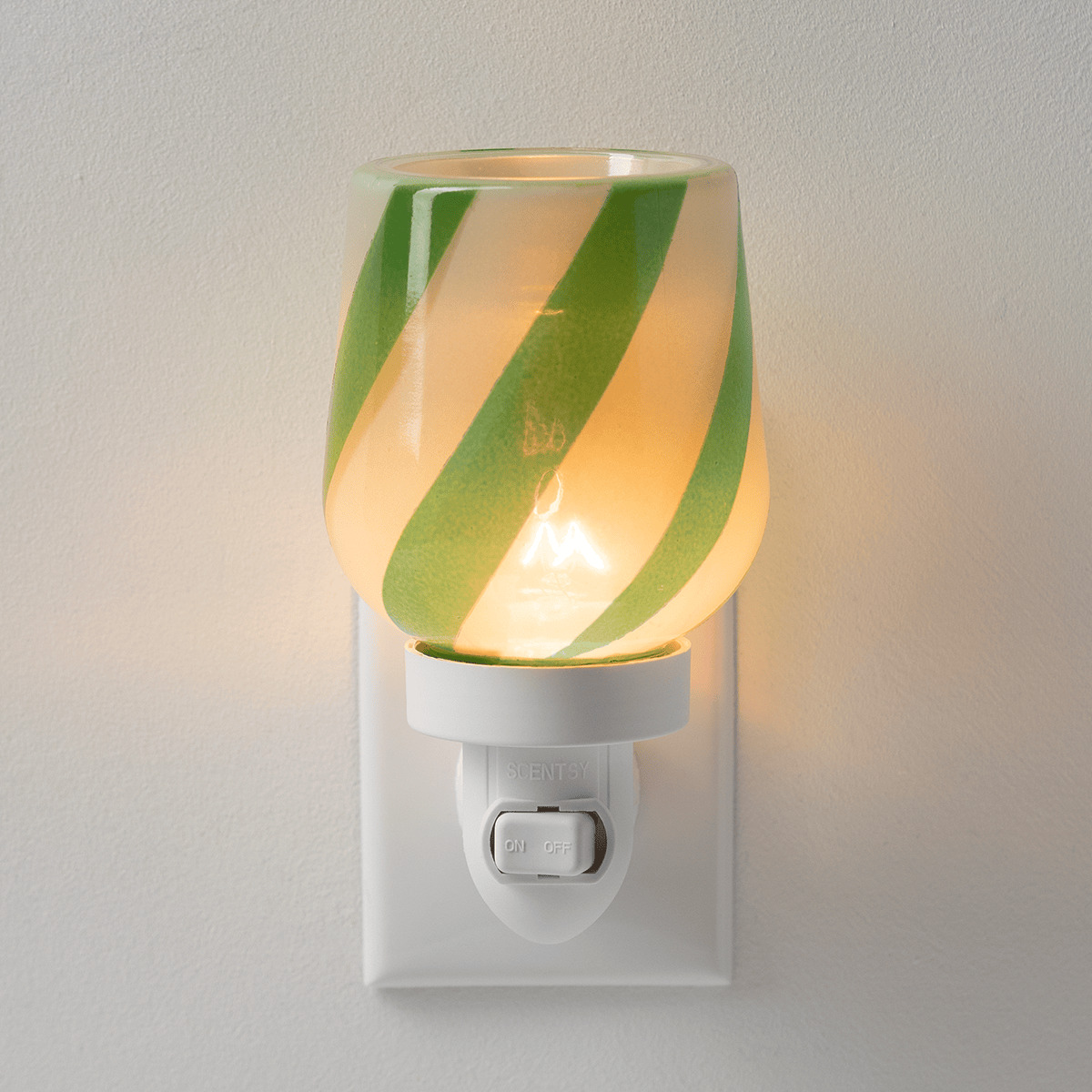 Polar Mint Scentsy Mini Warmer with Wall Plug 2026 Polar Mint Scentsy Mini Warmer with Wall Plug