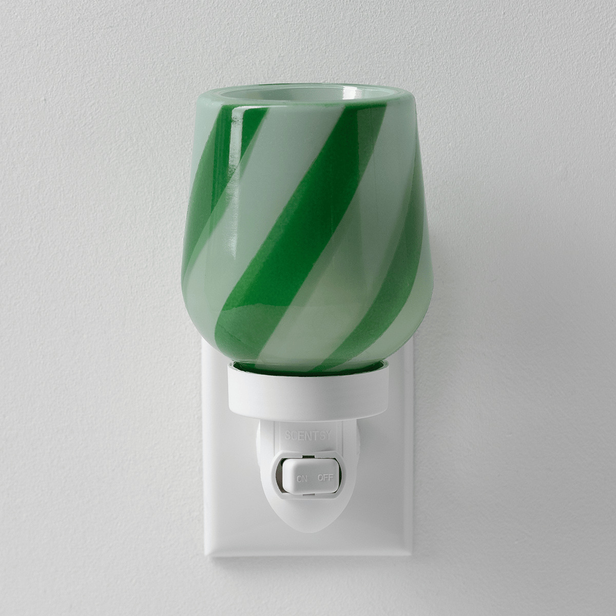 Polar Mint Scentsy Mini Warmer with Wall Plug 2026 Polar Mint Scentsy Mini Warmer with Wall Plug