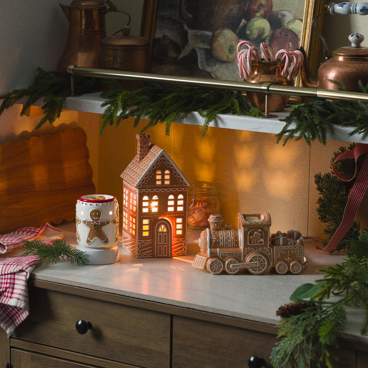 Scentsy Gingerbread Edit October 2026 UK - Gingerhaus and Ginger Line Scentsy Warmers, Gingerbread Snap Mini Warmer and gingerbread Scentsy Wax Melts
