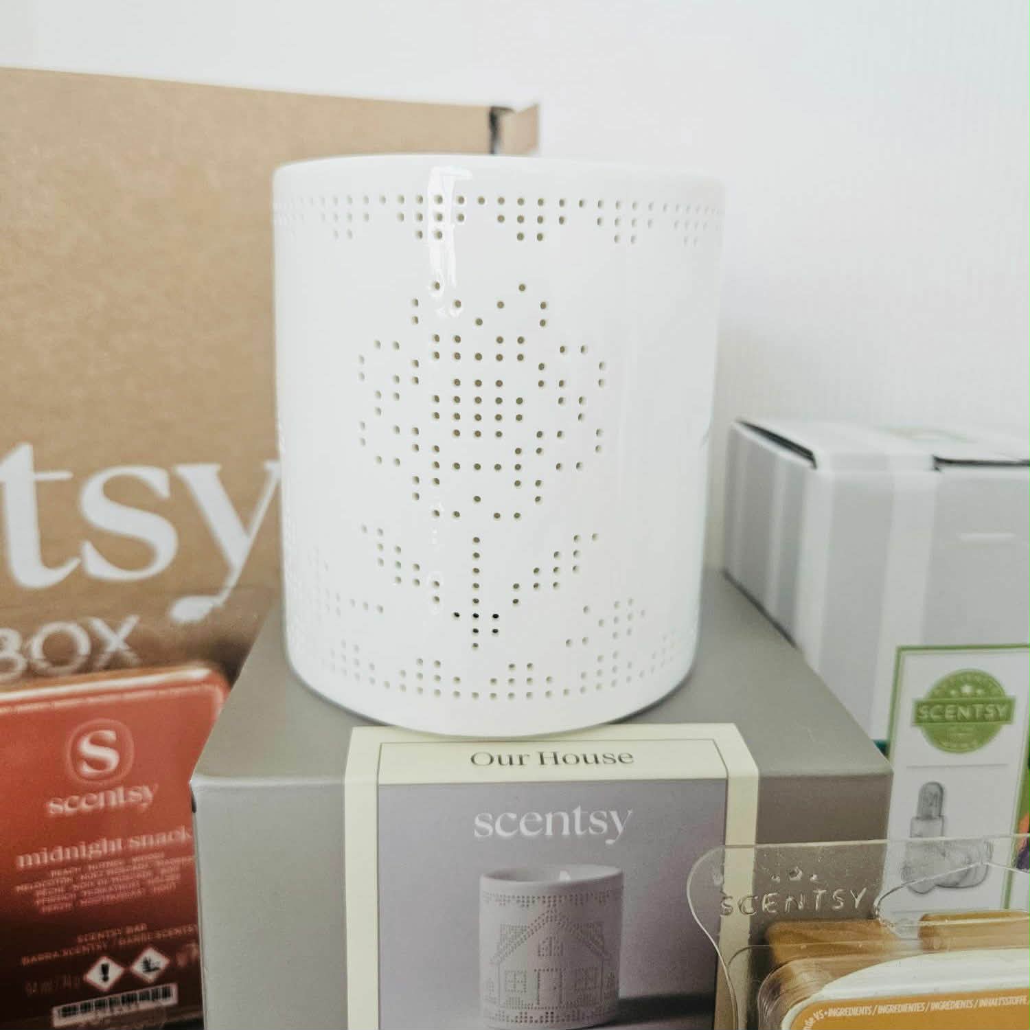 September 2026 Scentsy Whiff Box – 7 Bars and the Our House Mini Warmer for £47 2026 whiff box 3 2026