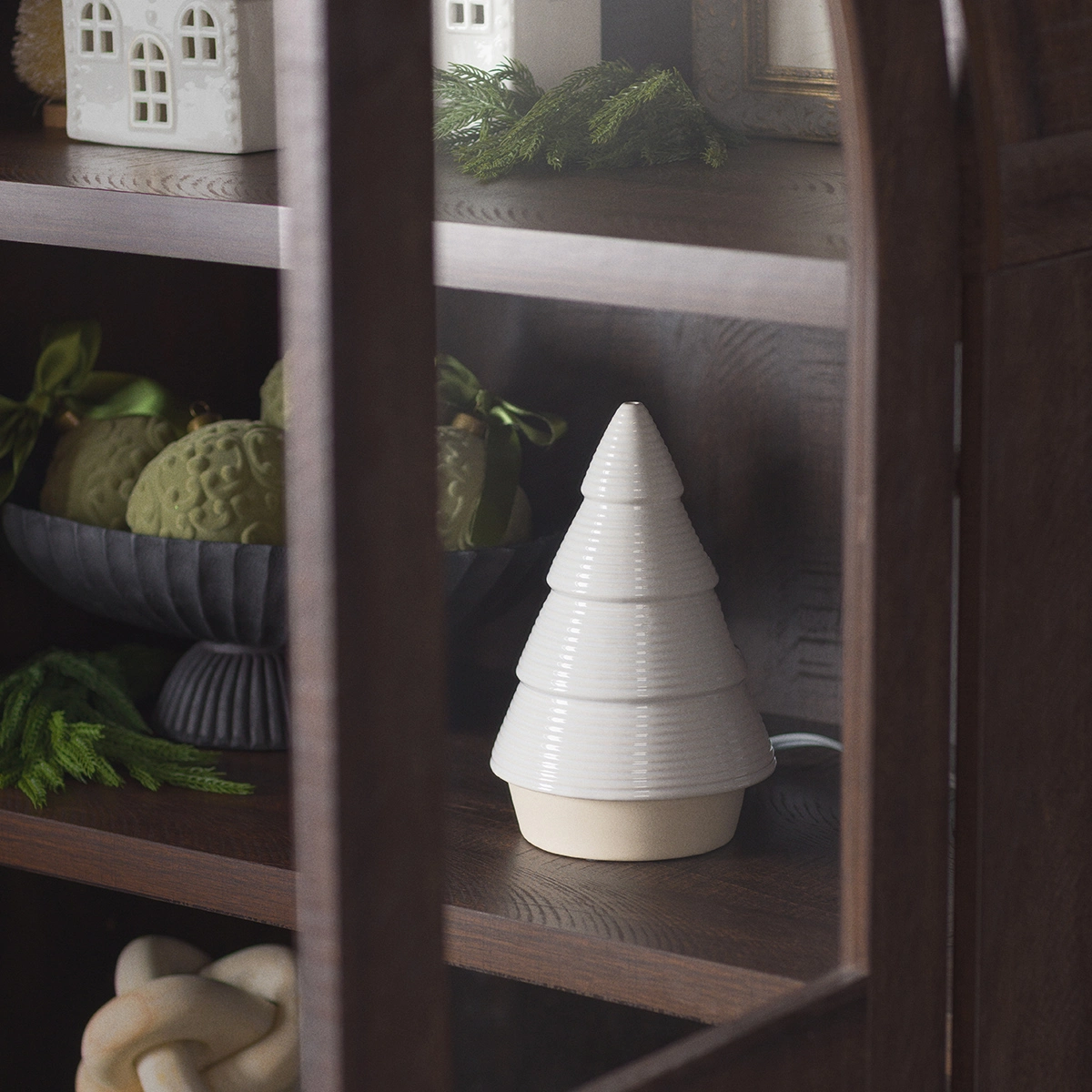 Nordic Pine White Scentsy Warmer 2026 Nordic Pine White Scentsy Warmer
